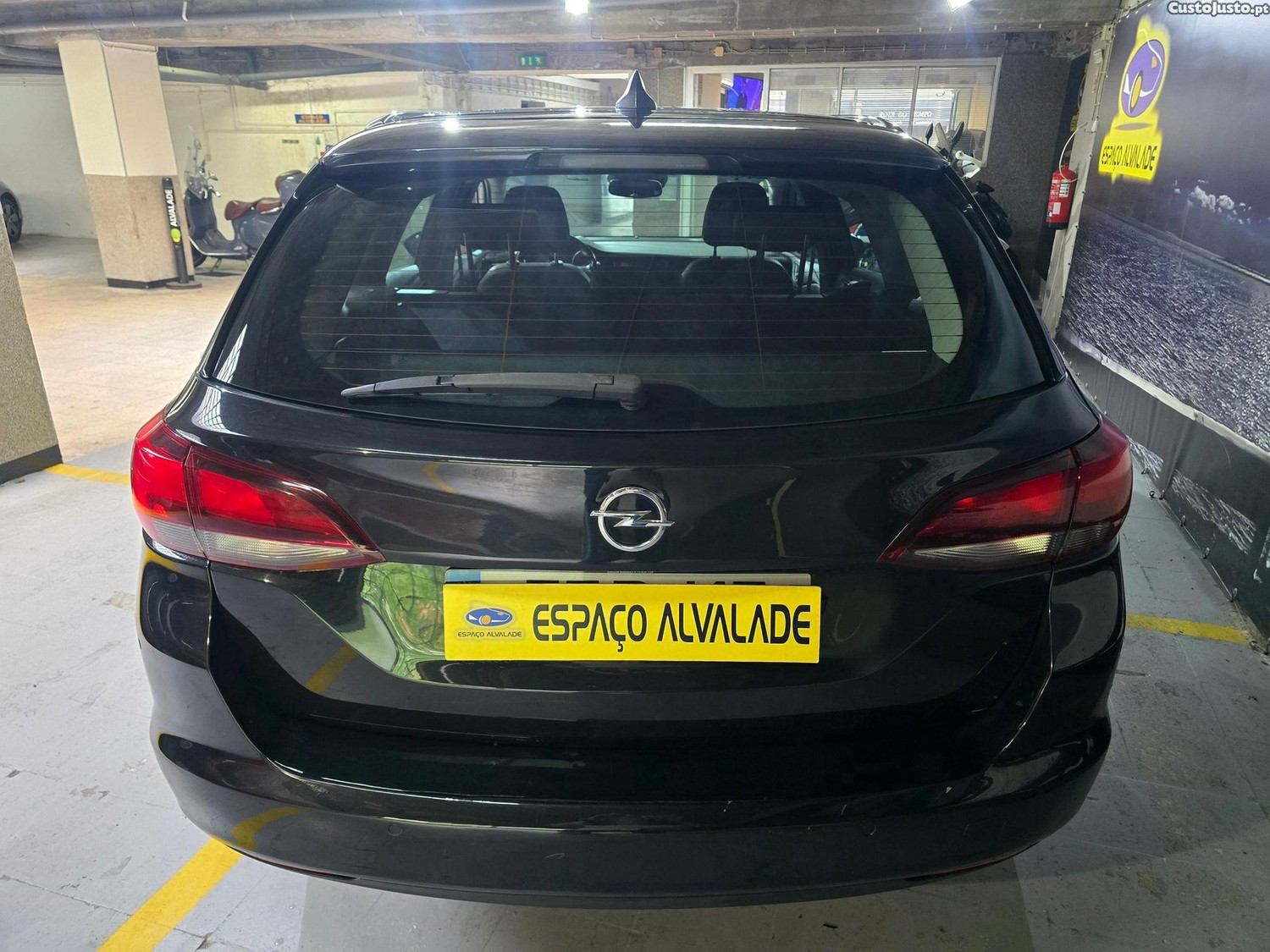 Opel Astra Sports Tourer 1.6 CDTI Dynamic S/S — fotografia 15