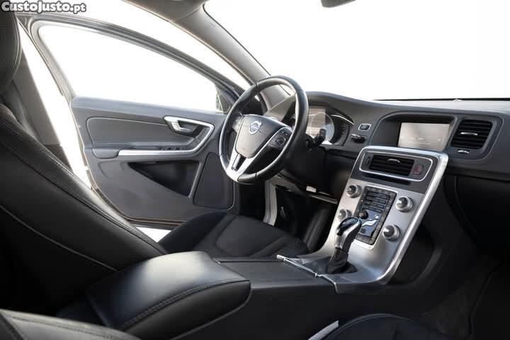 Volvo V60 2.0 D2 Kinetic geartronic — fotografia 6