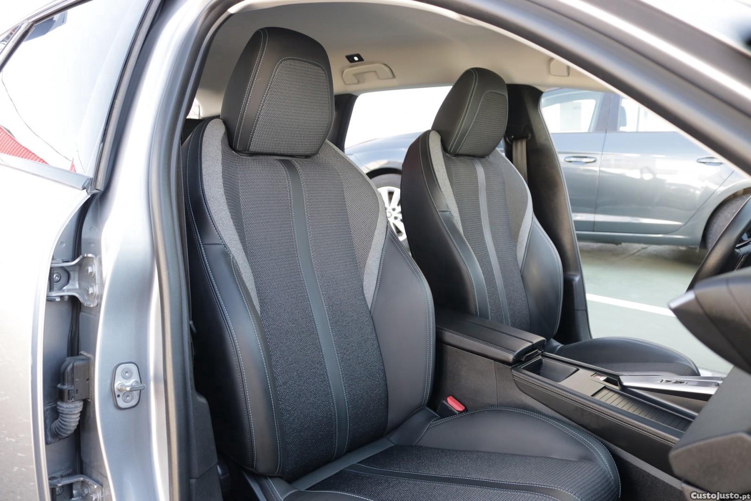Peugeot 308 SW 1.6 Hybrid Allure Pack e-EAT8 180cv — fotografia 38