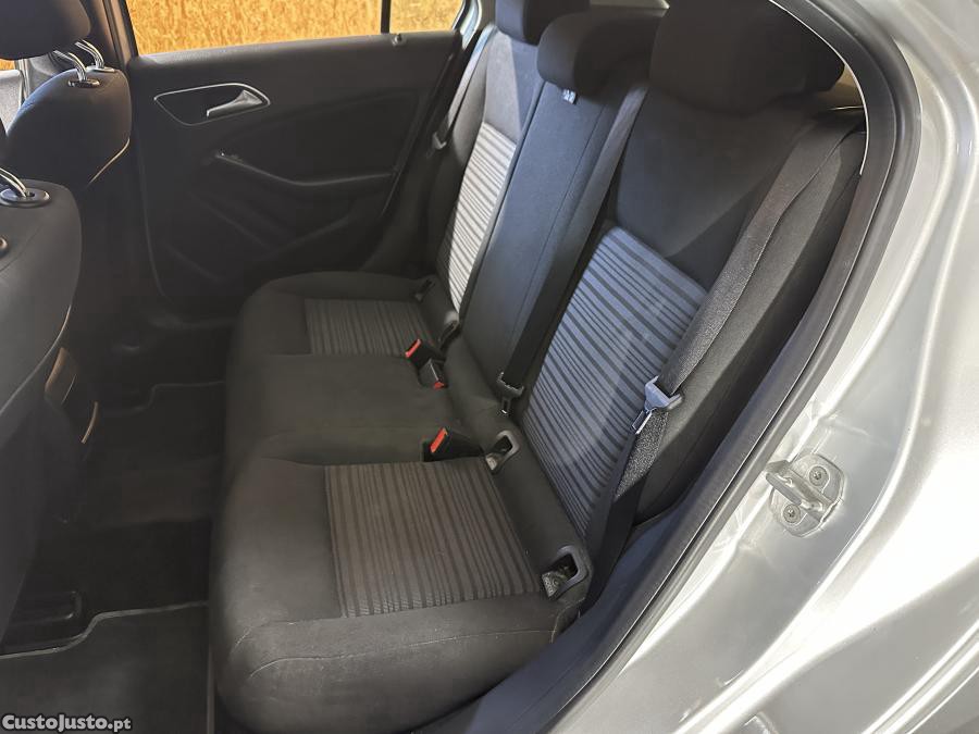 Mercedes-Benz A 160 d — fotografia 7