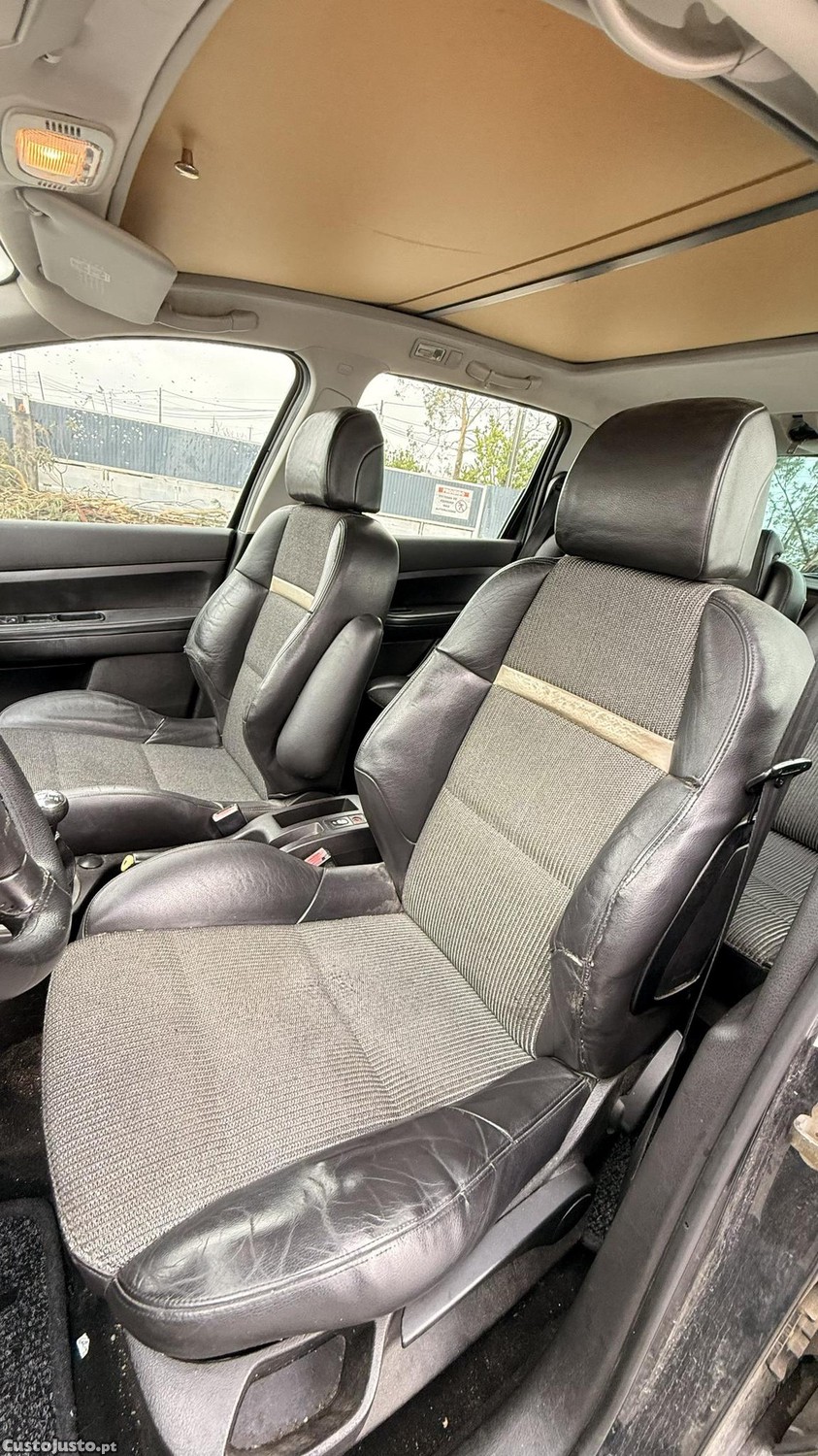 Peugeot 307 SW 1.6 HDI de 2005 — fotografia 5