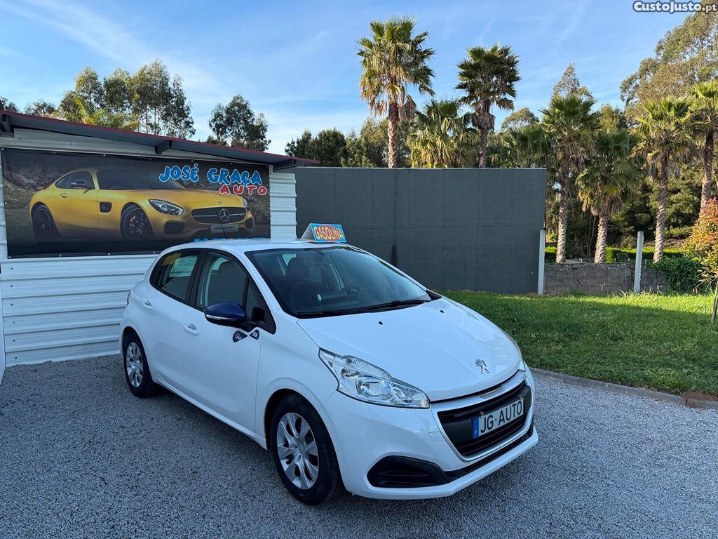 Peugeot 208 Like 1.2i 68cv 50.000km 02/2019 — fotografia 11