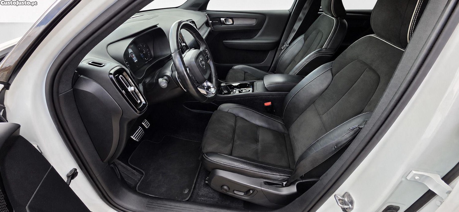 Volvo XC 40 2.0 D4 R-Design AWD — fotografia 9