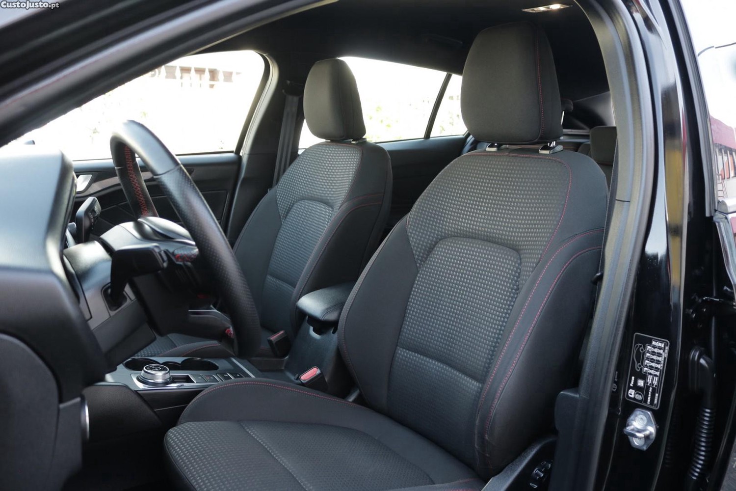 Ford Focus SW 1.0 EcoBoost ST-Line Auto 125cv — fotografia 39