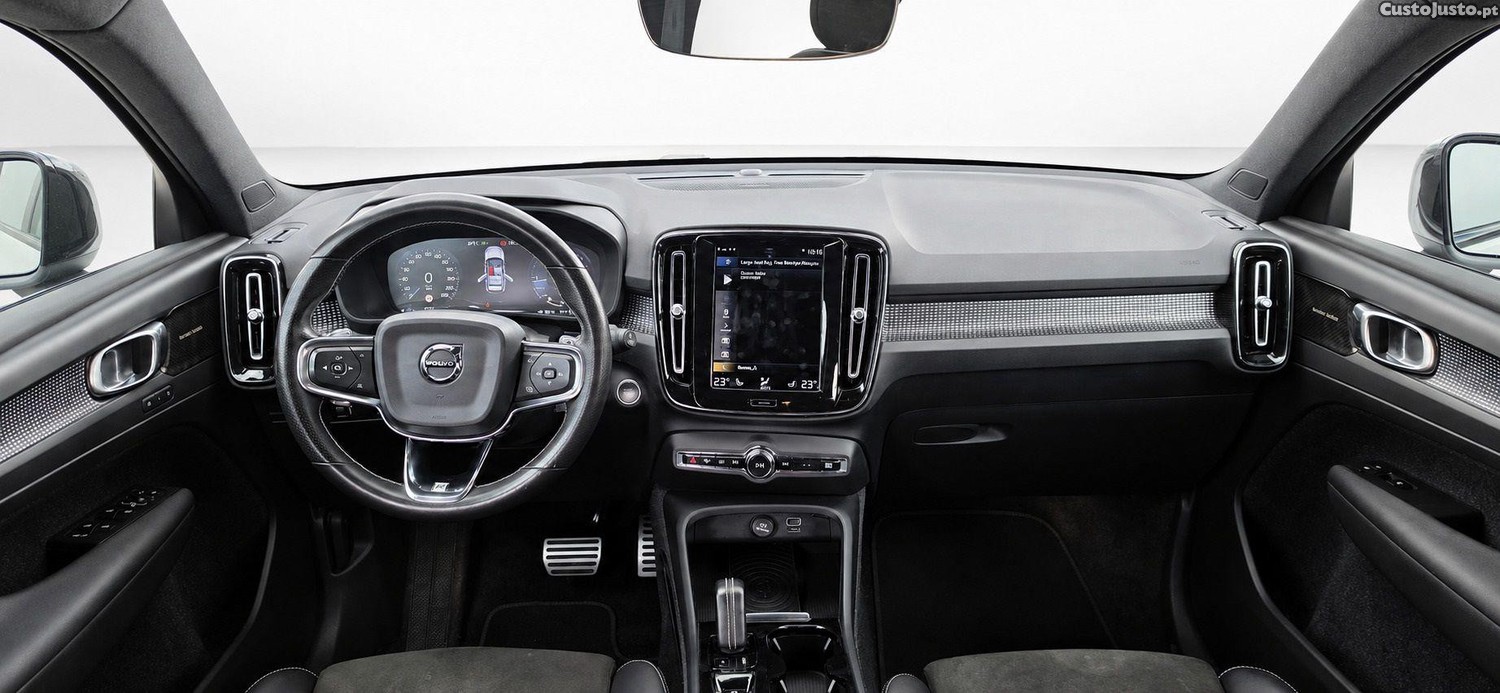 Volvo XC 40 2.0 D4 R-Design AWD — fotografia 13