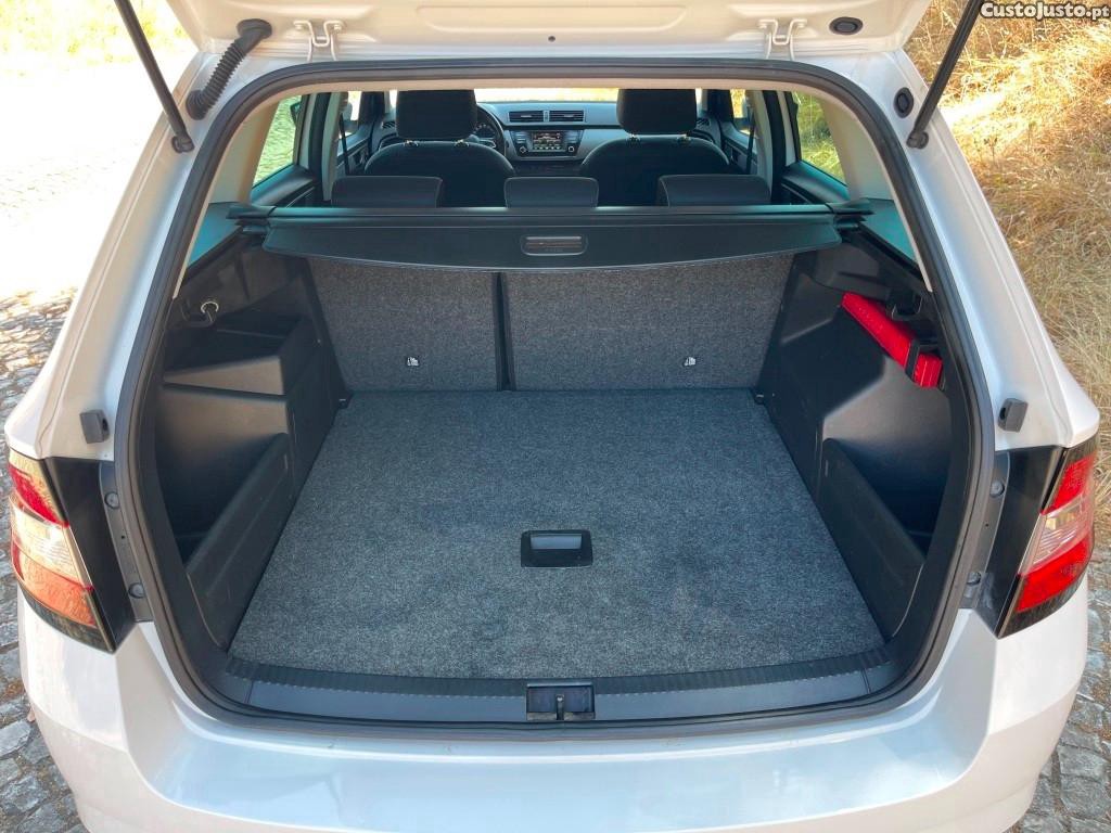 Skoda Fabia Break 1.4 TDI Style — fotografia 2