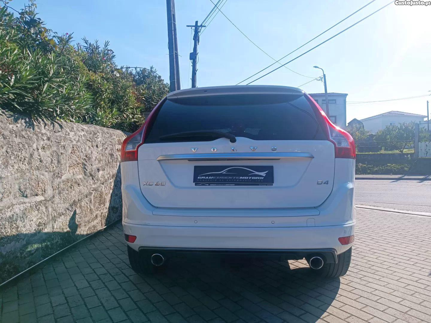 Volvo XC60 2.0 d4 r-design - 15 foto 2