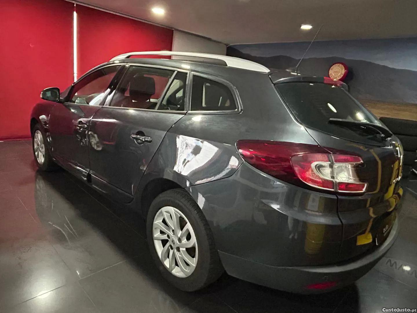 Renault Mégane 1.5 dci limited — fotografia 17
