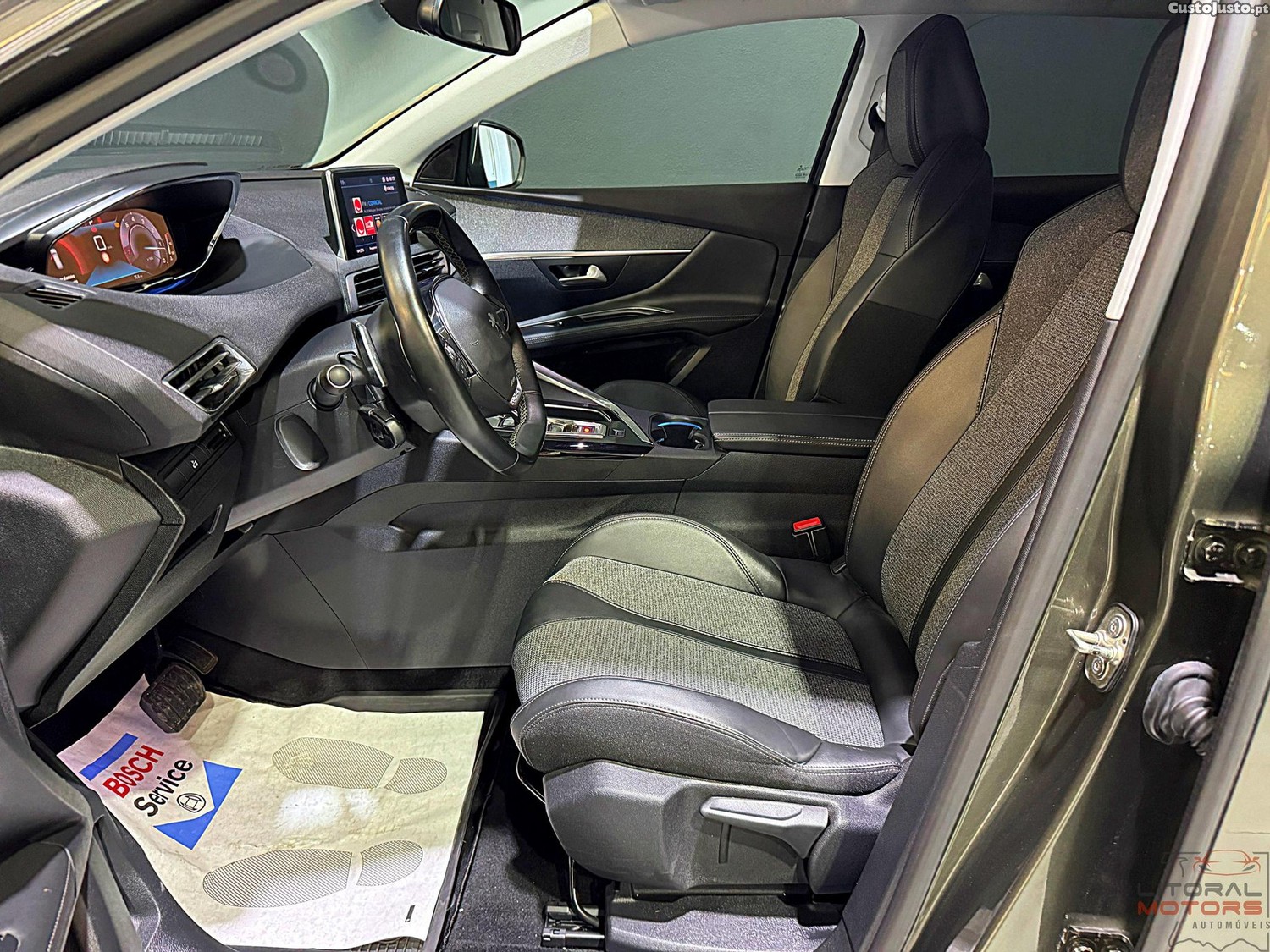 Peugeot 3008 1.2 PureTech Allure Pack EAT8 — fotografia 11