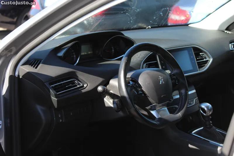 Peugeot 308 1.5 BlueHDi Active — fotografia 10