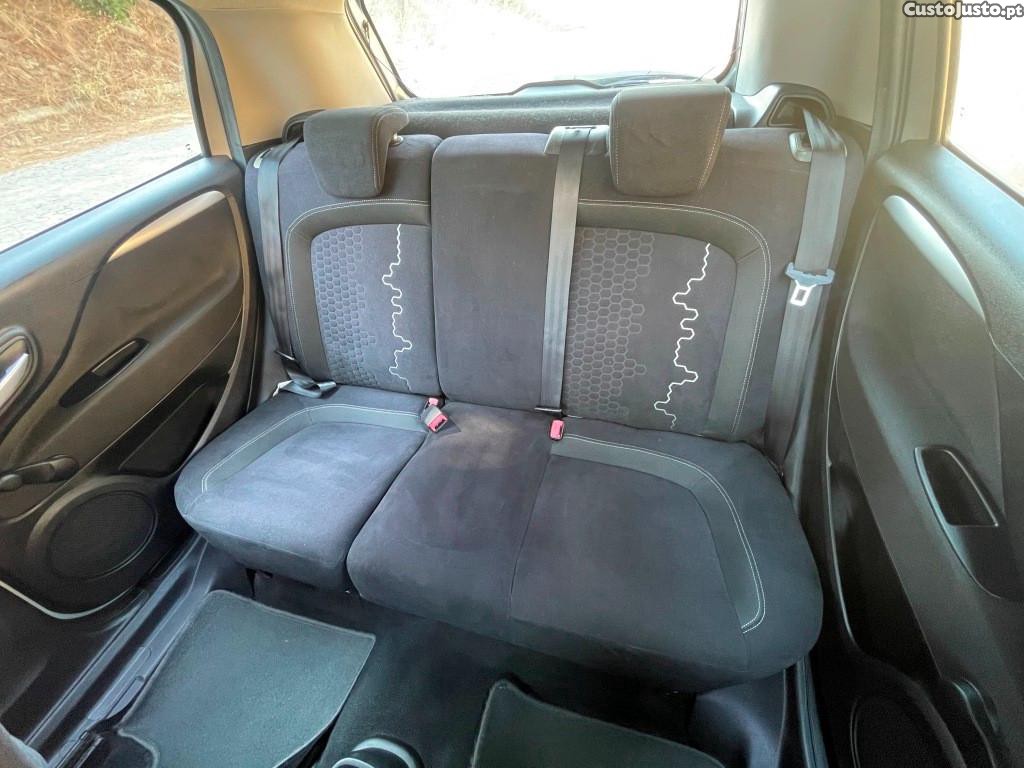 Fiat Punto 1.3 M-Jet Lounge — fotografia 3