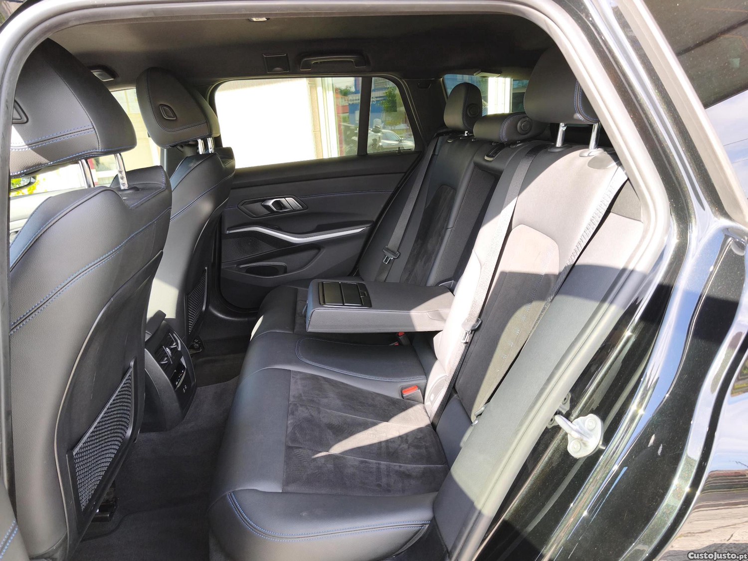 BMW 320 e Touring Pack M PHEV Nacional — fotografia 16