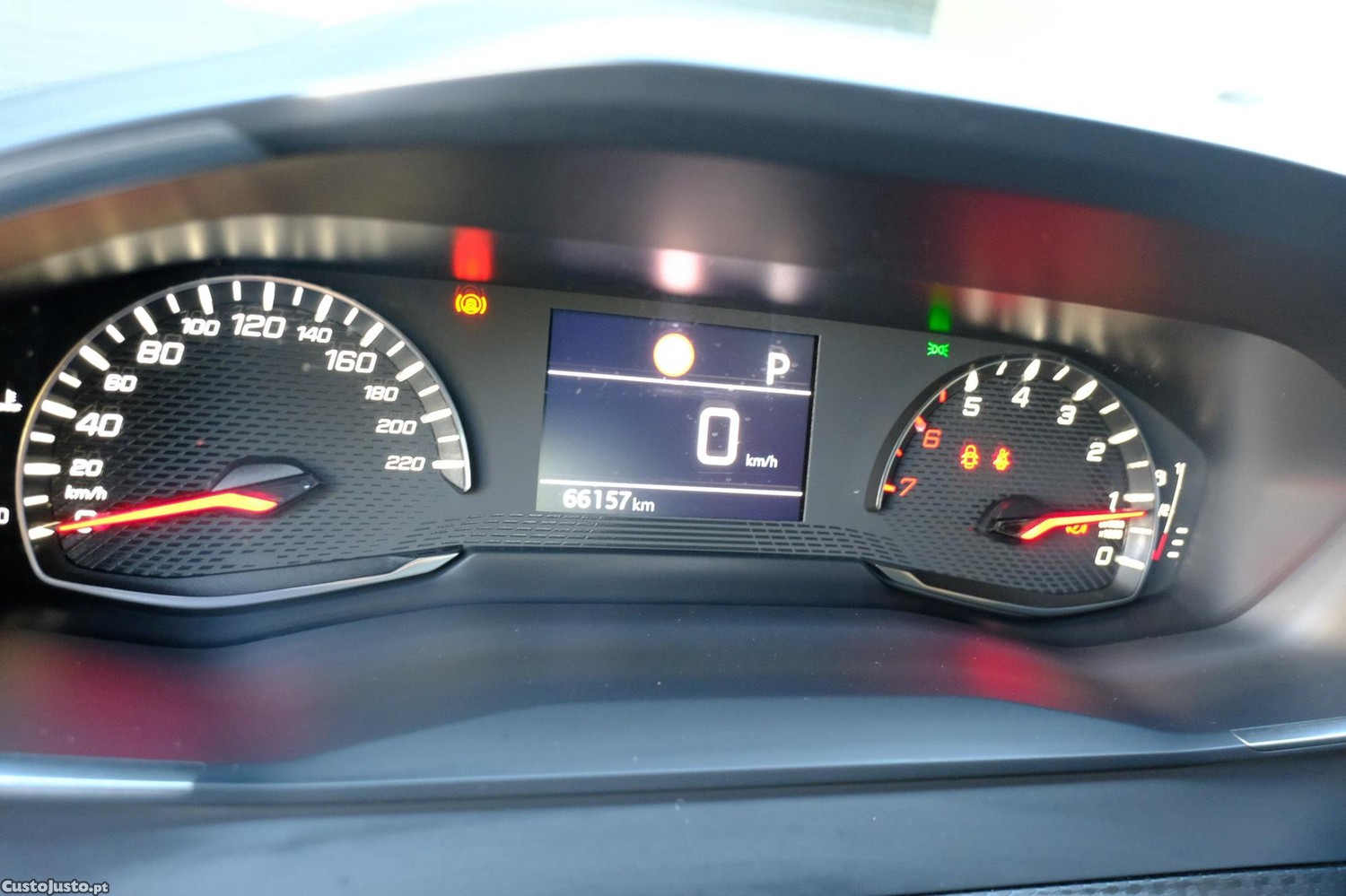 Peugeot 2008 1.5 BlueHdi Style 130cv — fotografia 9
