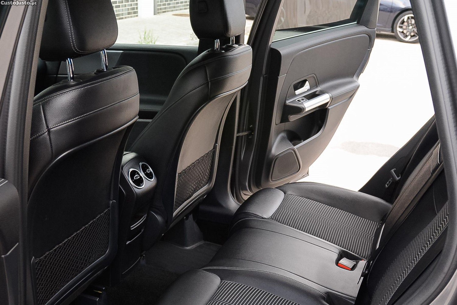 Mercedes-Benz B 180 d Style Plus Aut. — fotografia 13