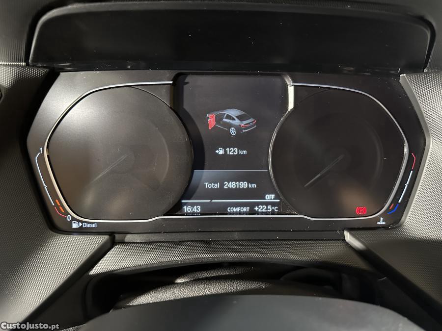 BMW 216 d Pack Desportivo M — fotografia 10