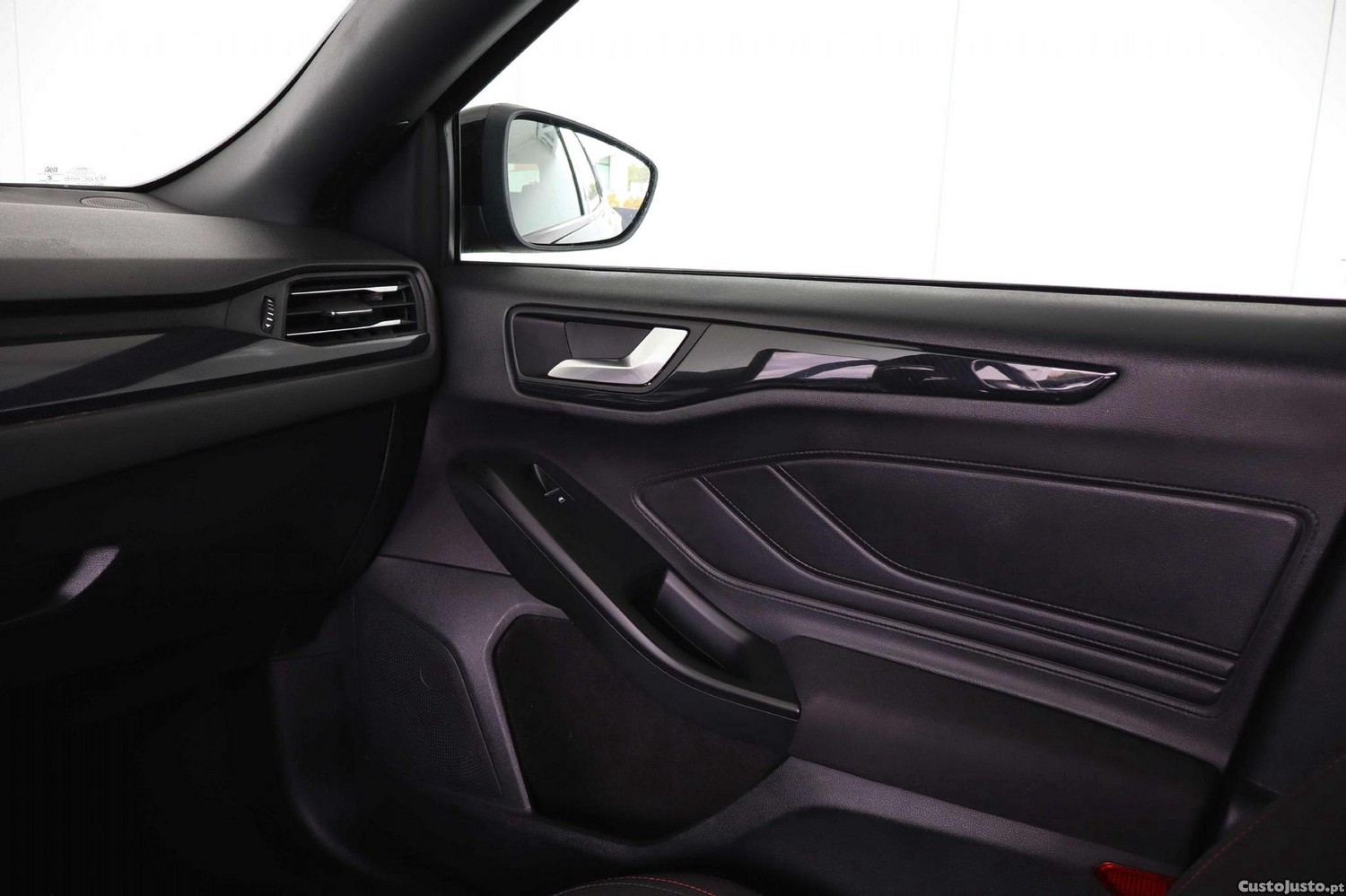 Ford Focus SW 1.0 EcoBoost MHEV ST-Line — fotografia 4
