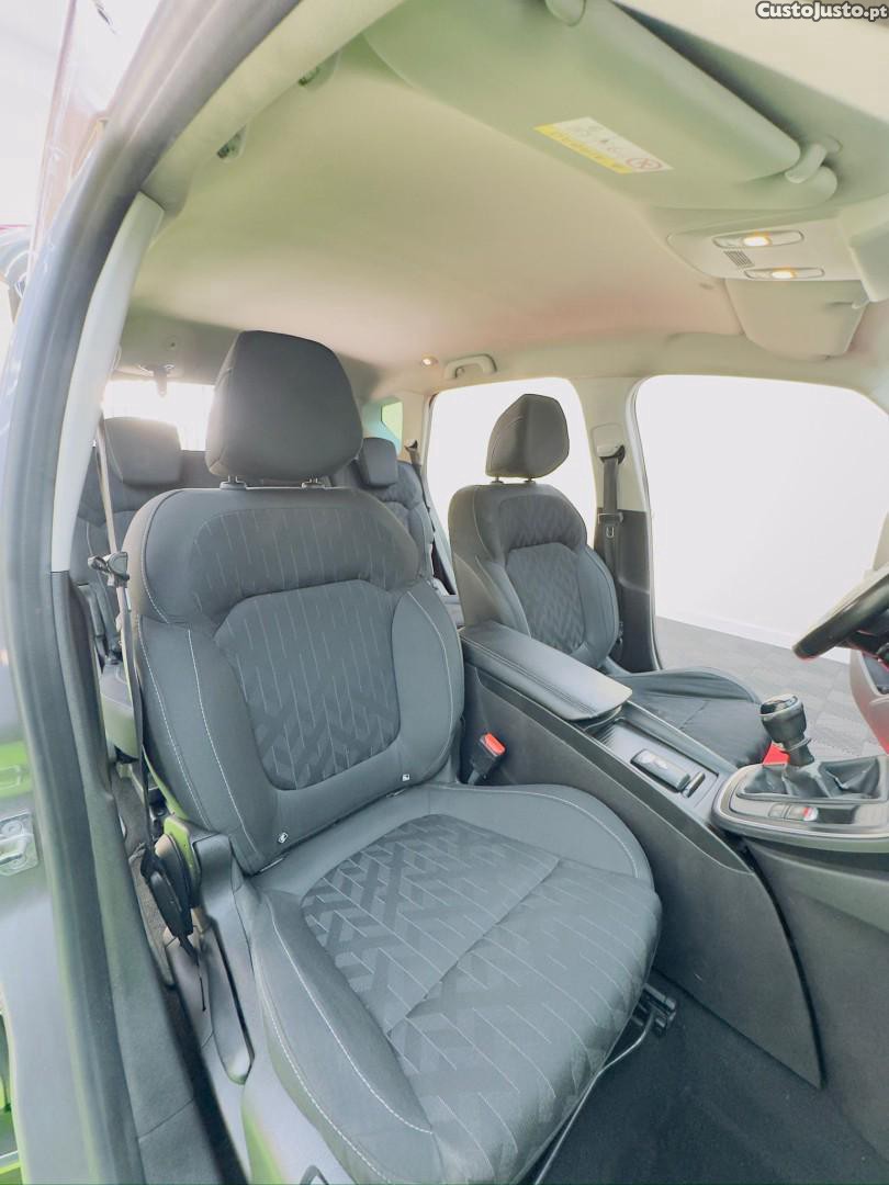 Renault Scénic dCi 130 FAP Start & Stop Dynamique — fotografia 8