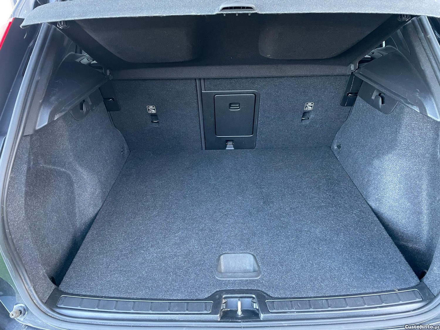 Volvo XC 40 Recharge Plus — fotografia 5