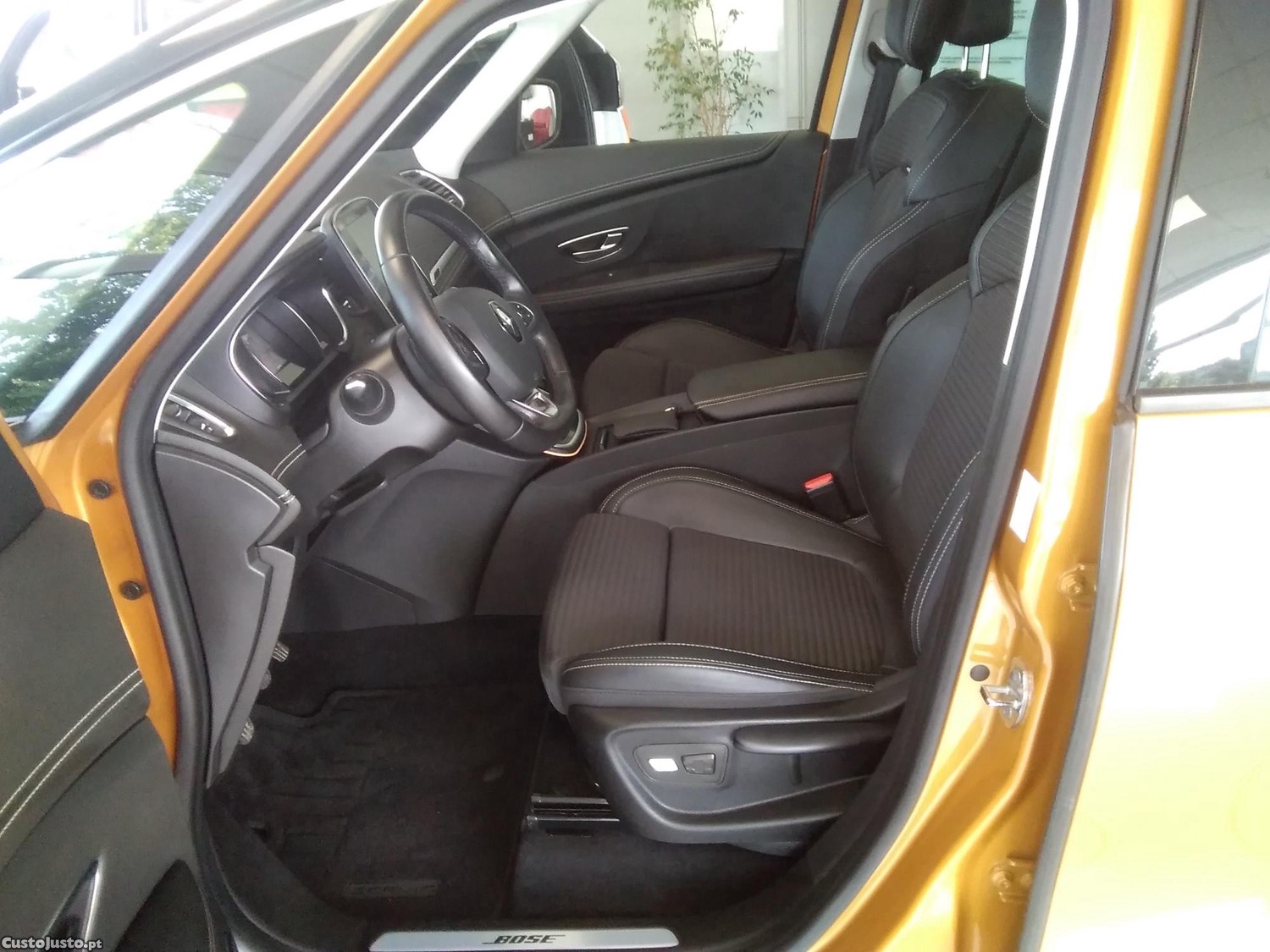 Renault Scénic 1.2 TCE 130 CV Bose Edition — fotografia 6