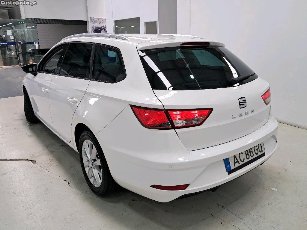 SEAT Leon ST 1.6 TDI Style 115cv — fotografia 26