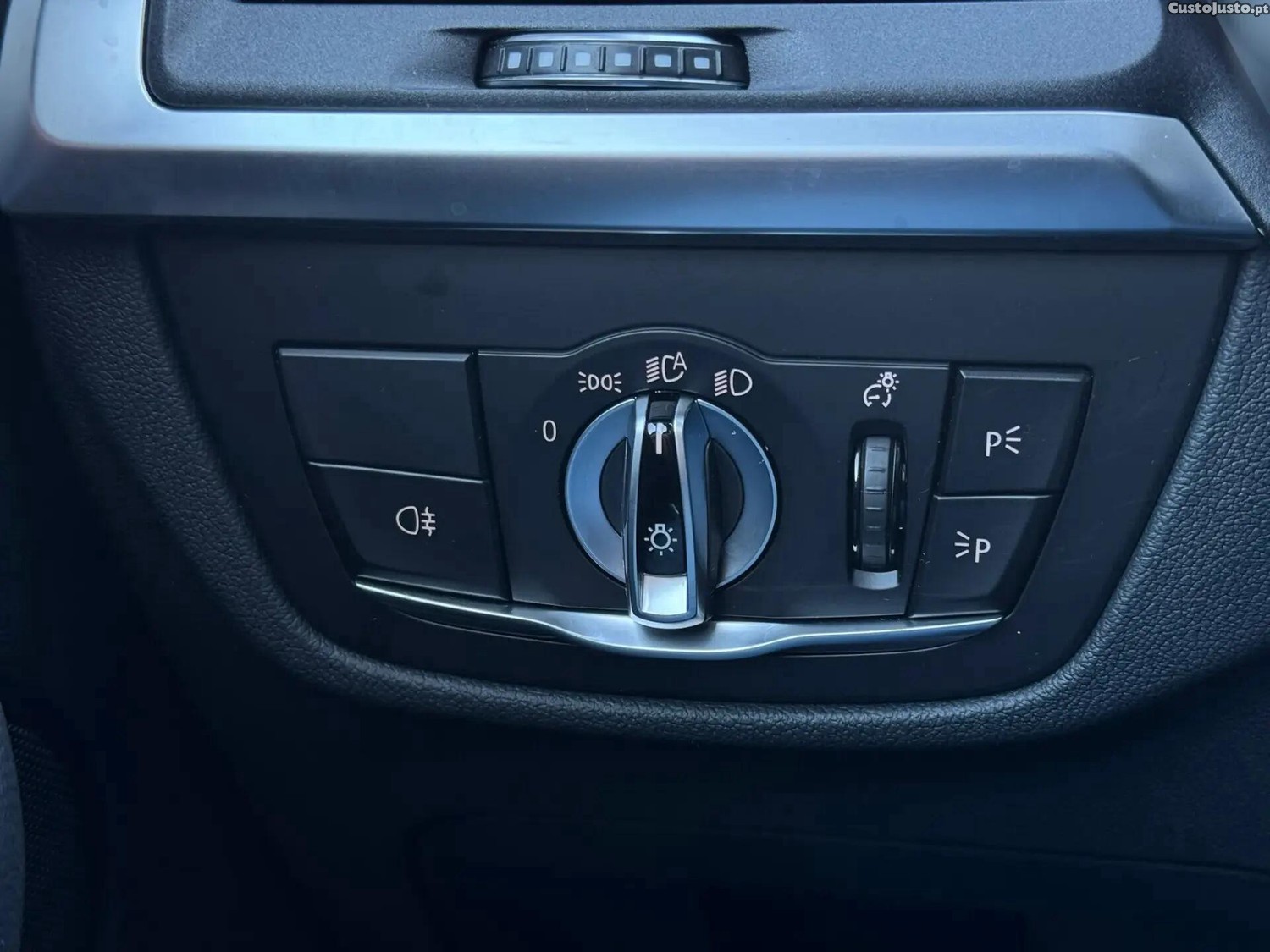 BMW X3 18 d sDrive Pack M Auto — fotografia 8