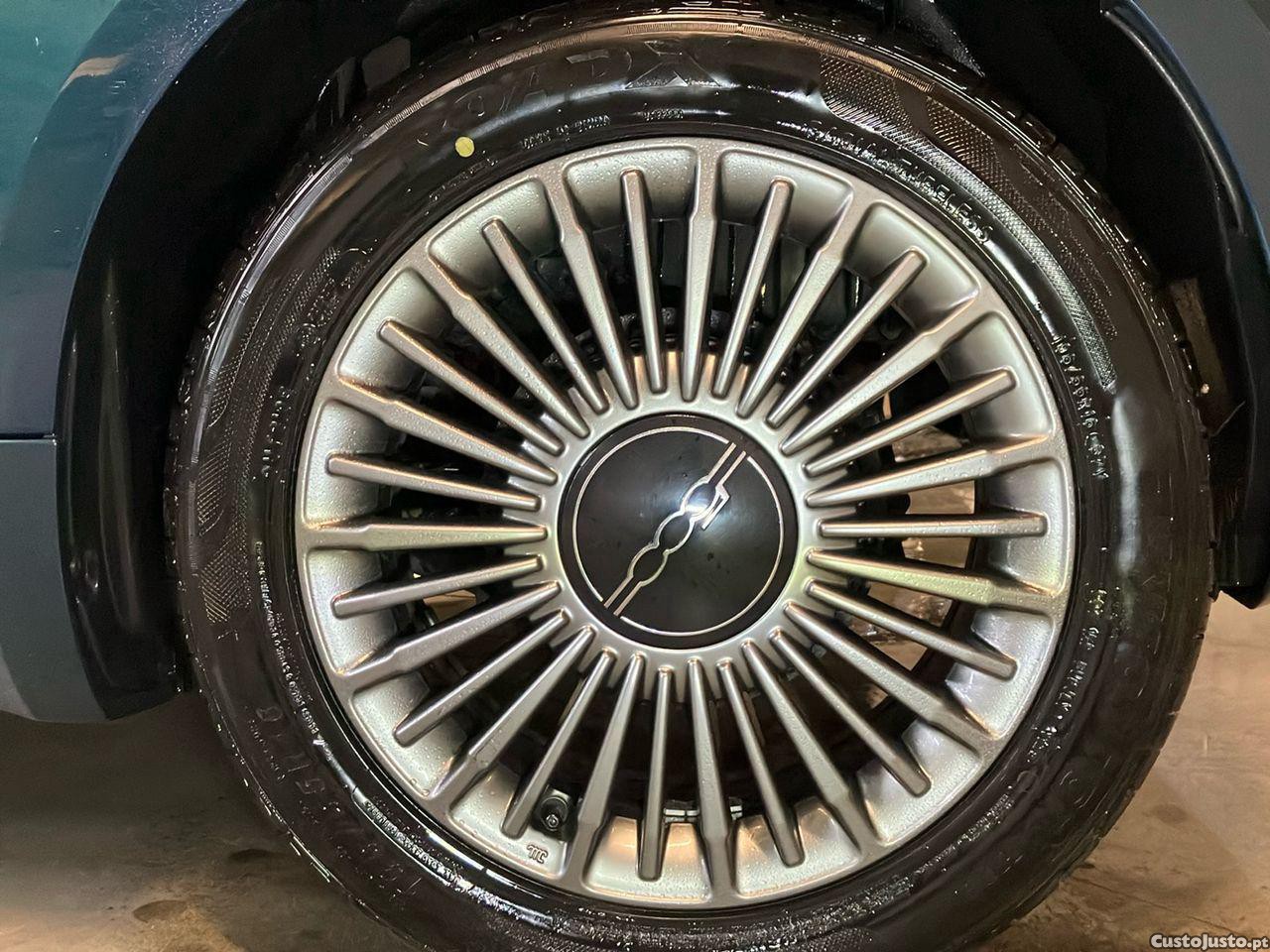 Fiat 500 e Icon Plus 42 KWh — fotografia 13