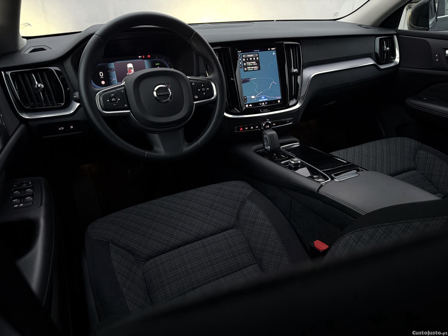 Volvo V60 2.0 T6 AWD TE Essent — fotografia 18