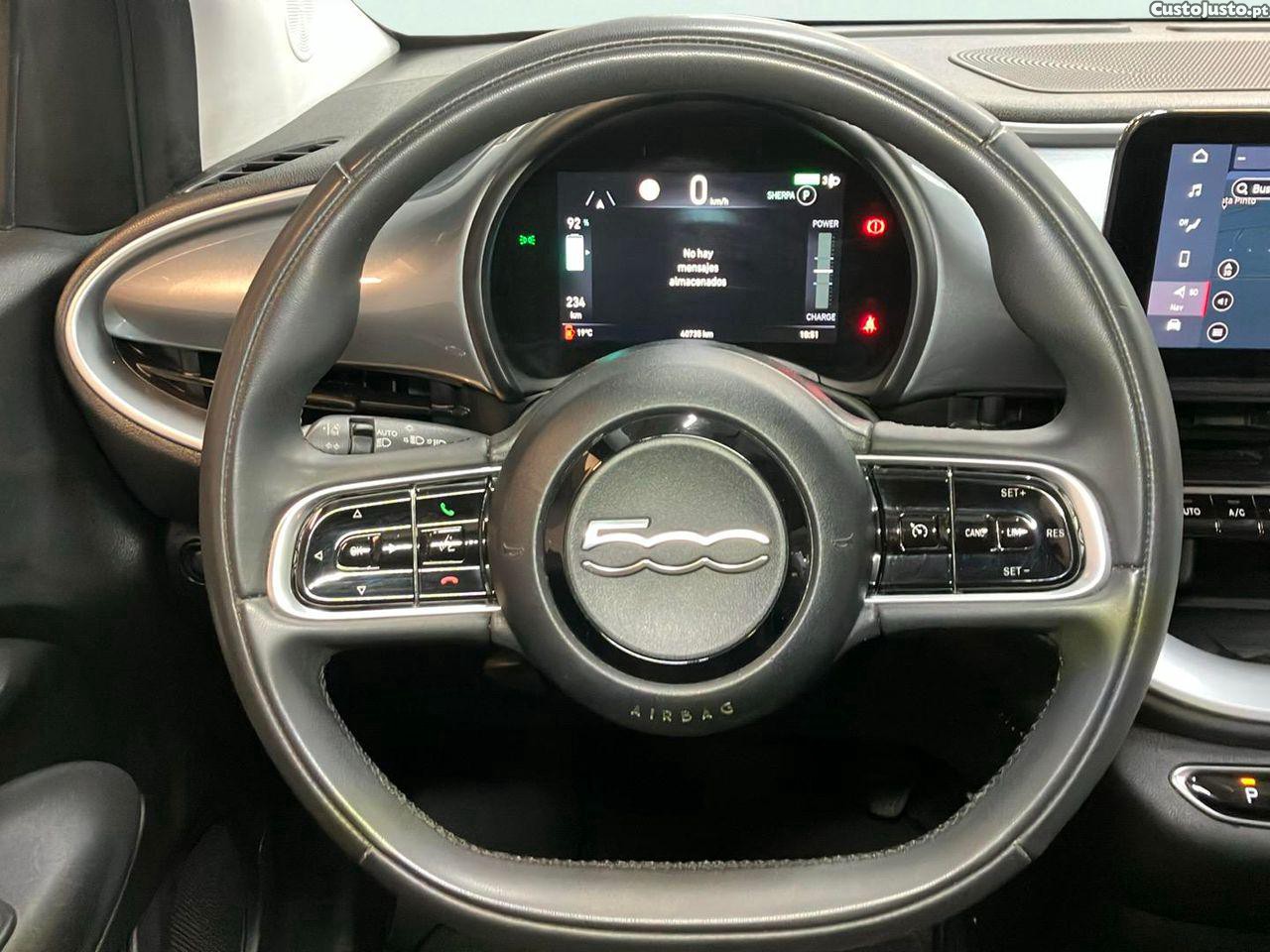 Fiat 500 e Icon Plus 42 KWh — fotografia 13