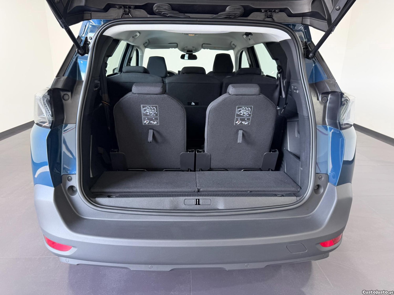 Peugeot 5008 1.5 BLUEHDI ACTIVE PACK EAT8 130 CV - NACIONAL - 7 LUGARES — fotografia 7