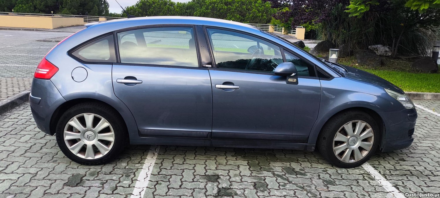 Citroën C4 1.6 HDi de 110cv, Exclusive — fotografia 6