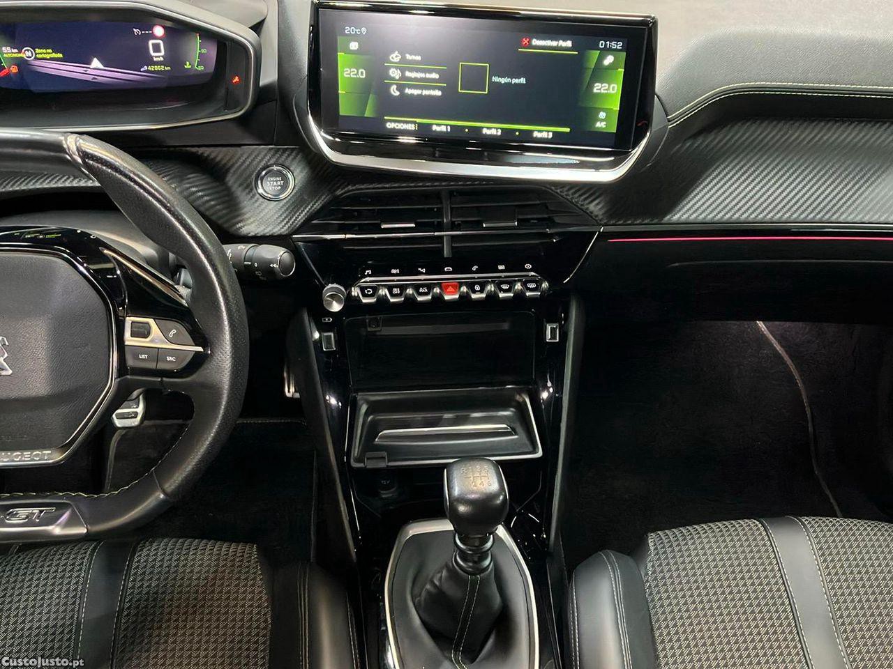 Peugeot 2008 1.2 PureTech GT — fotografia 10