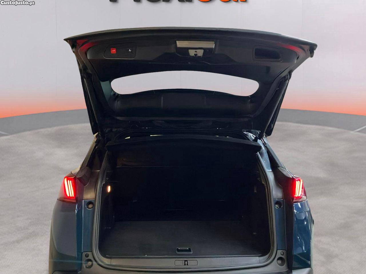 Peugeot 3008 225 e-EAT8 GT — fotografia 19