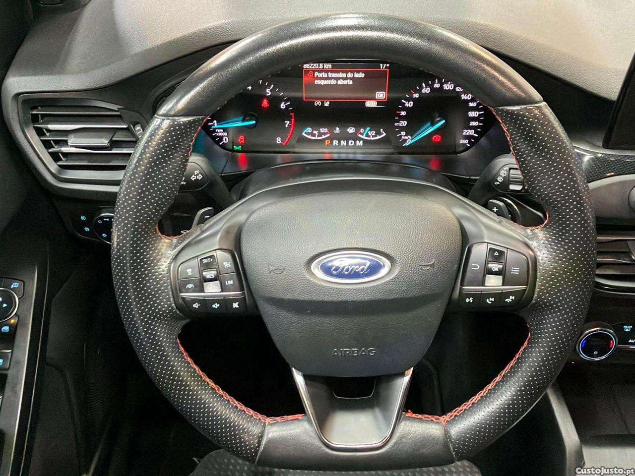 Ford Focus SW 1.0 EcoBoost ST-Line Aut. — fotografia 15