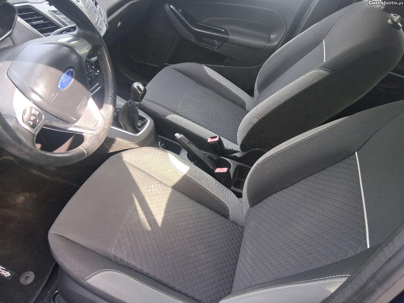 Ford Fiesta eco boost — fotografia 2