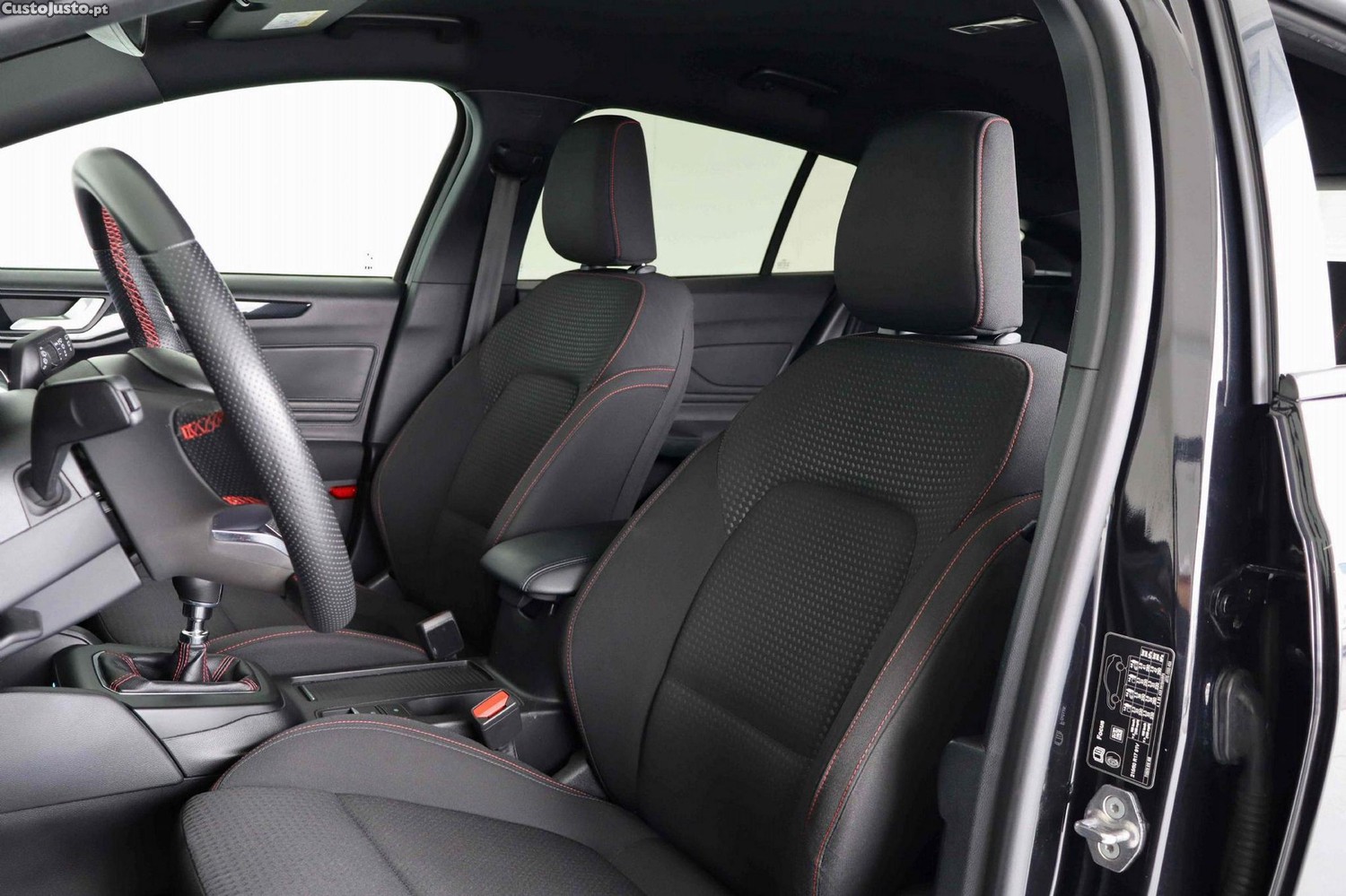 Ford Focus SW 1.0 EcoBoost MHEV ST-Line — fotografia 7