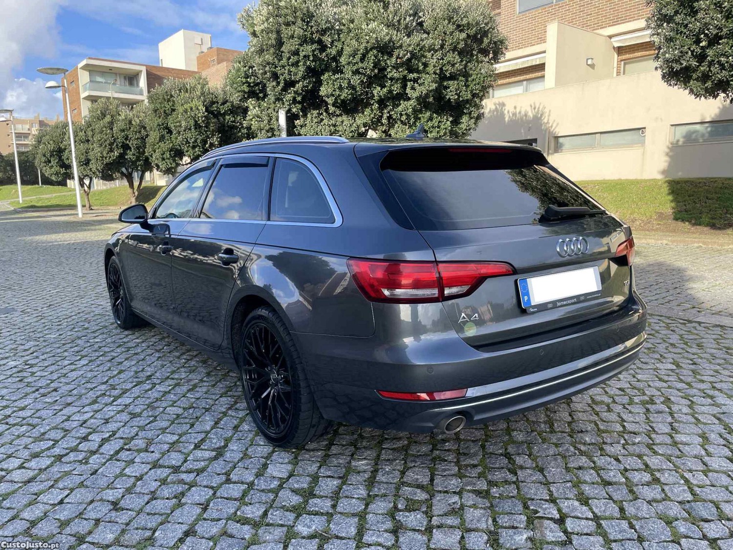 Audi A4 Avant 2.0 TDi S.Line - 17 foto 2