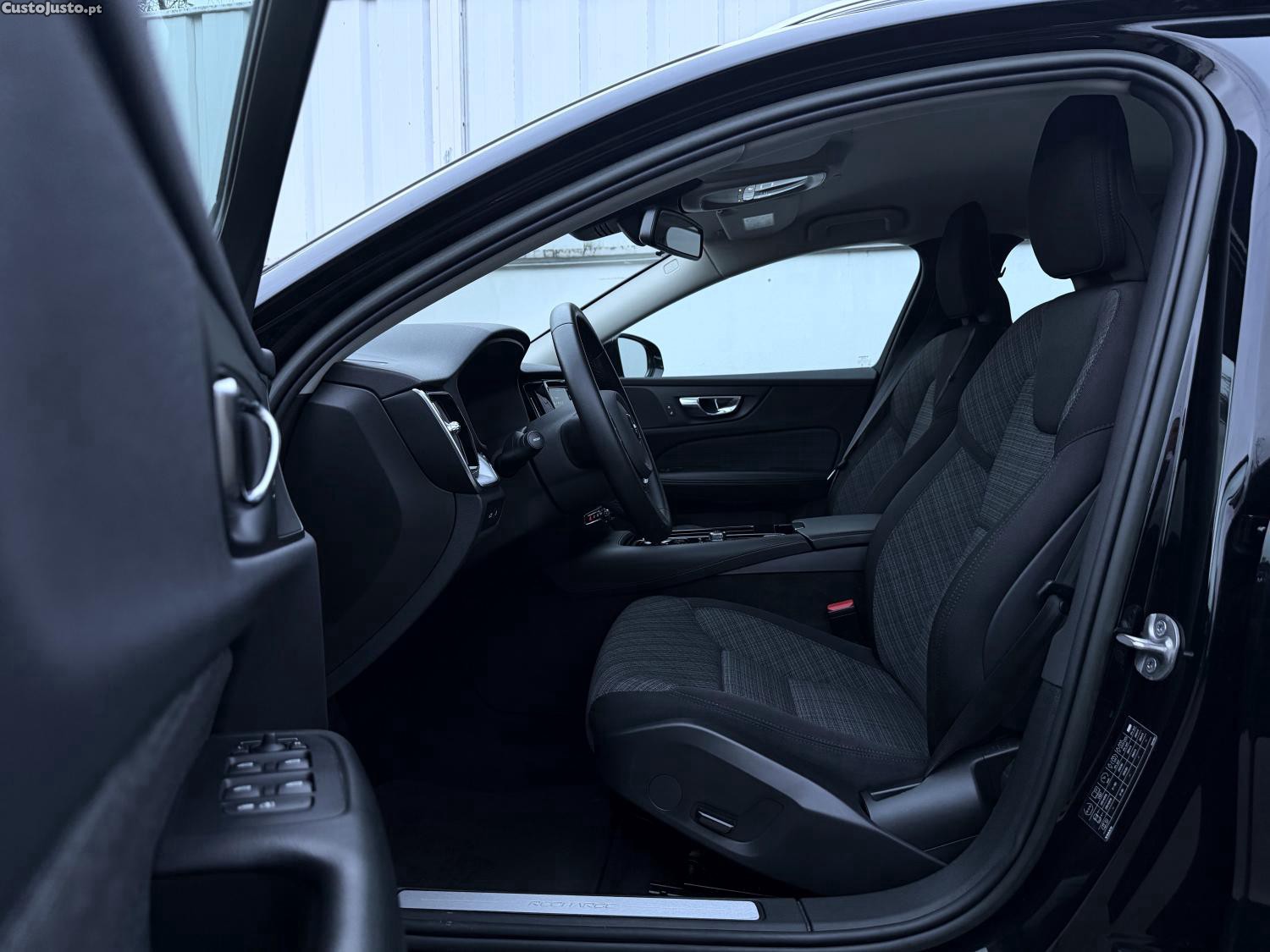 Volvo V60 2.0 T6 AWD TE Essent — fotografia 19