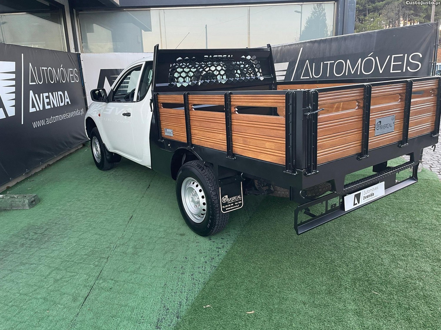 Mitsubishi L200 2.5 DI-D Club Invite 3L 4WD — fotografia 16