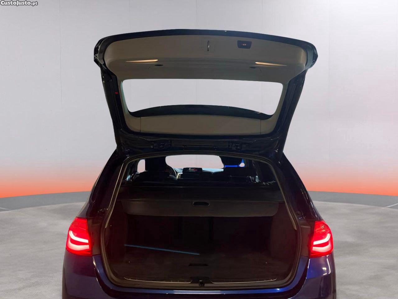 BMW 318 d Line Sport Auto Touring — fotografia 6