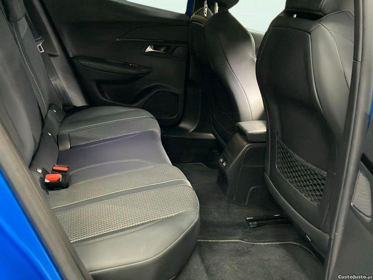 Peugeot 2008 1.2 PureTech GT — fotografia 7