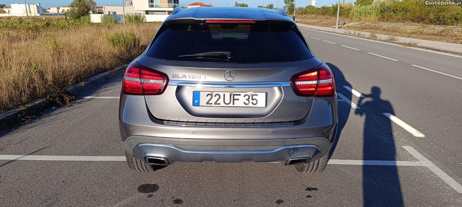 Mercedes-Benz GLA 180 180 D — fotografia 11