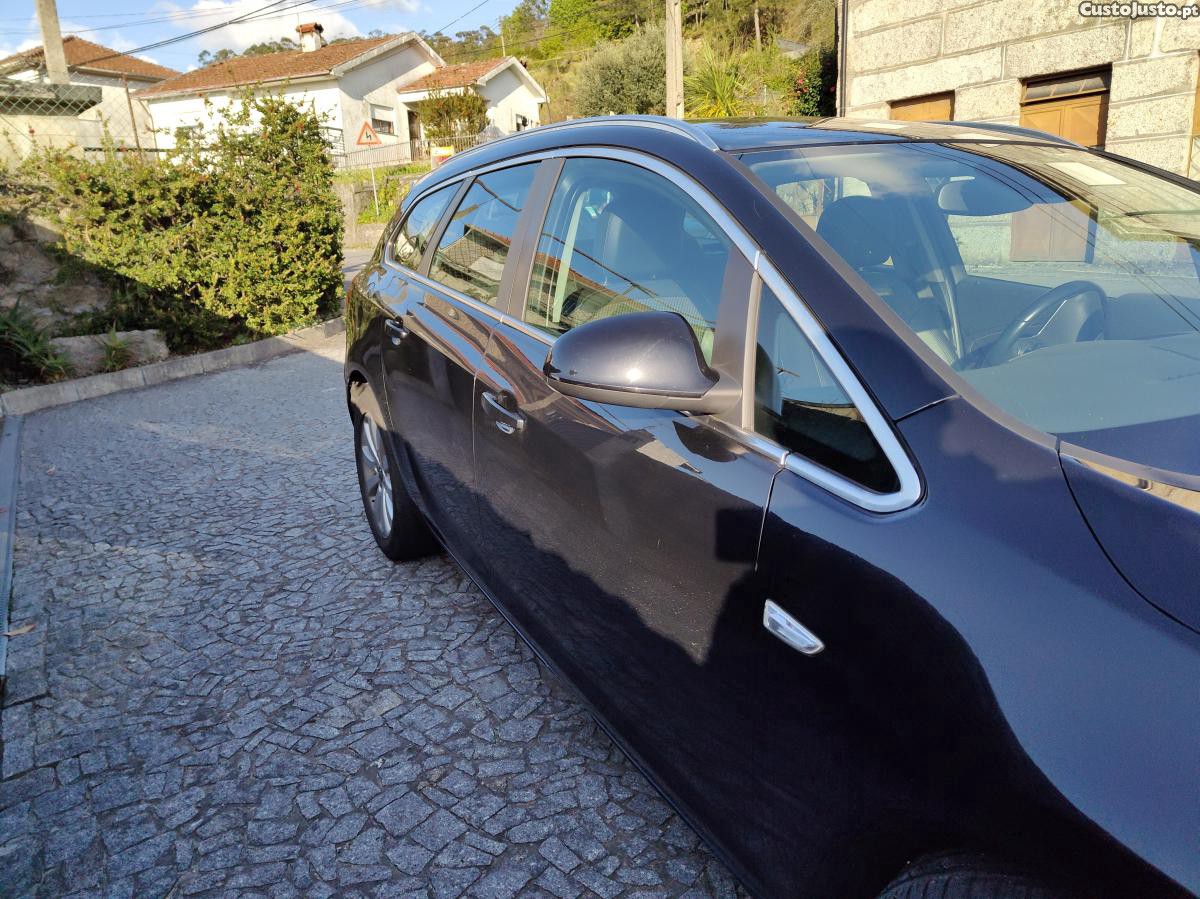 Opel Astra 1.7 CDTI Sports Tourer - Impecável — fotografia 5