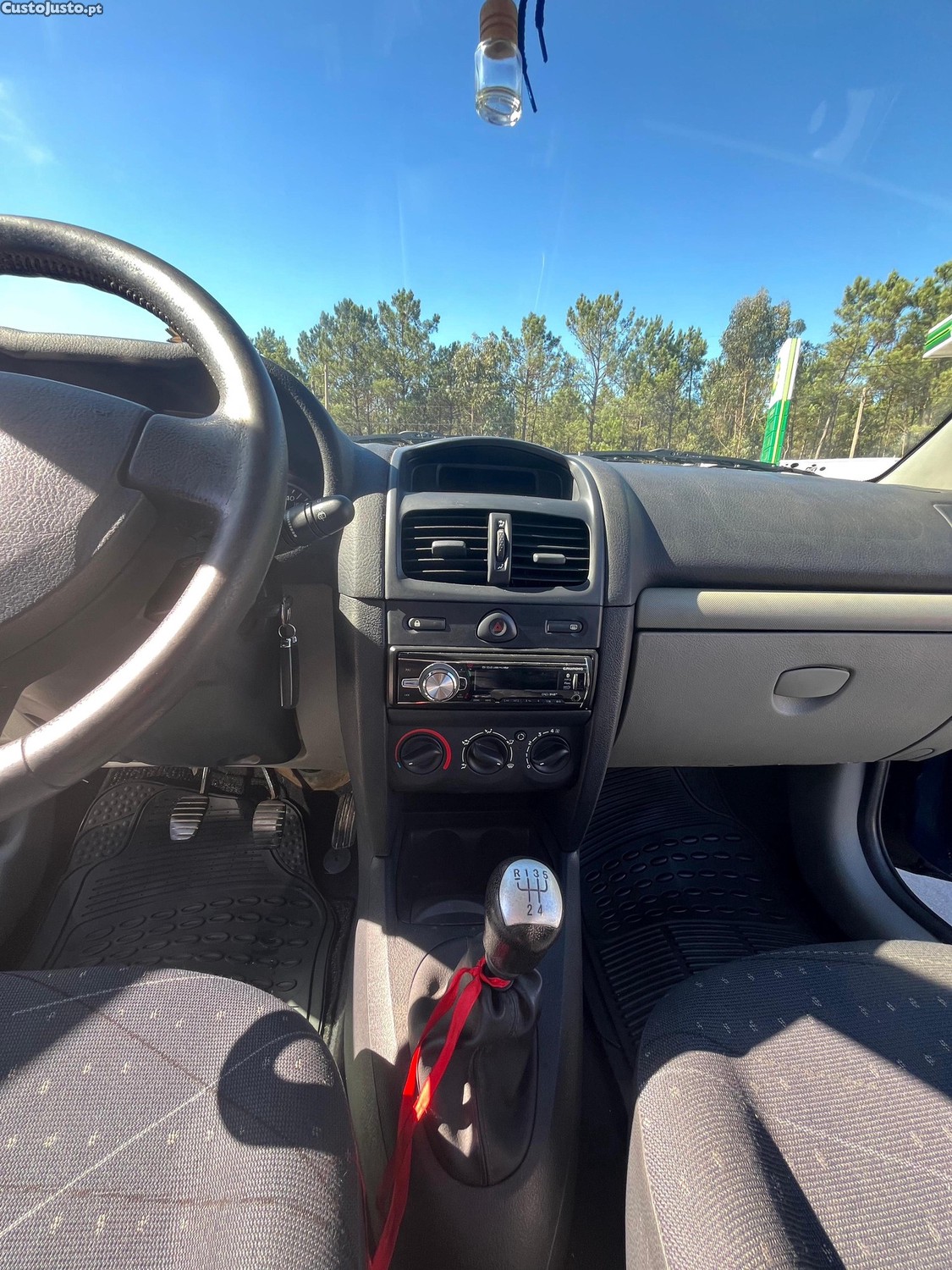 Renault Clio 1.28V — fotografia 2