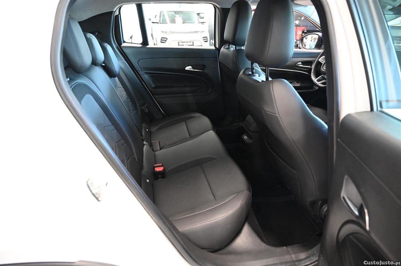 Jeep Avenger Altitude — fotografia 10