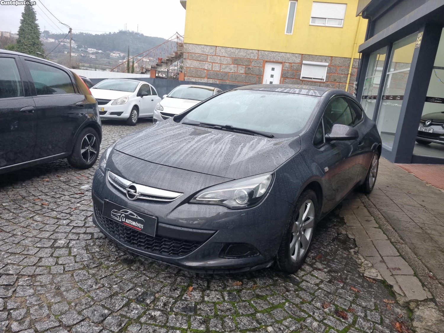 Opel Astra GTC 1.7 CDTI 130CV — fotografia 13