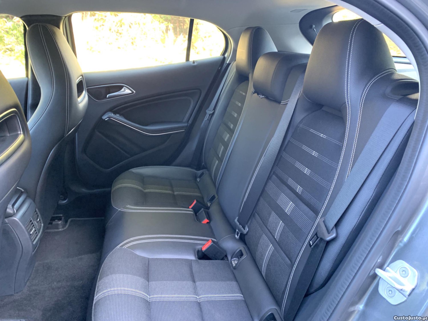 Mercedes-Benz GLA 180 D Urban Nacional 72 Mil kms — fotografia 6