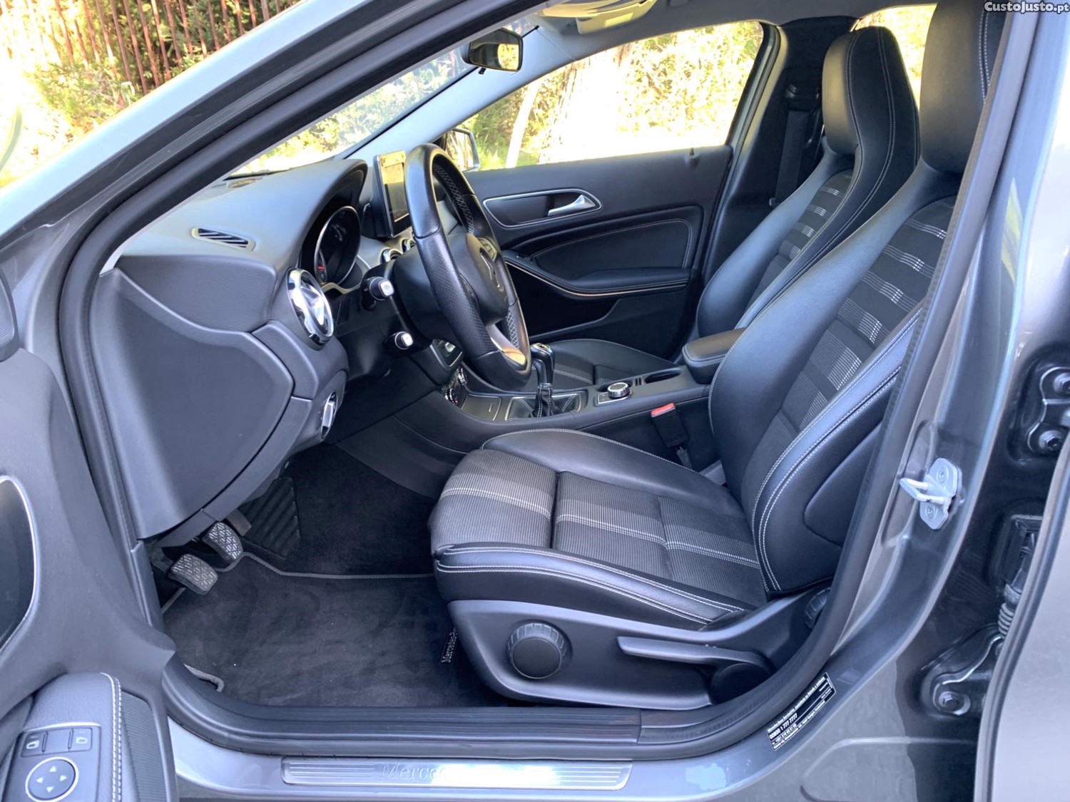 Mercedes-Benz GLA 180 D Urban Nacional 72 Mil kms — fotografia 7