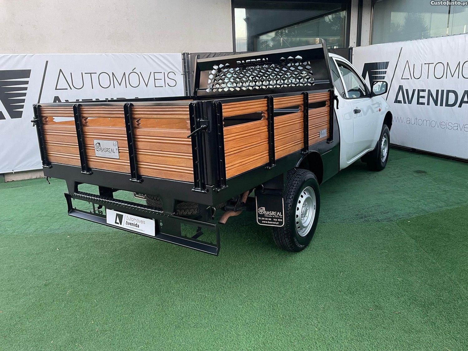 Mitsubishi L200 2.5 DI-D Club Invite 3L 4WD — fotografia 15