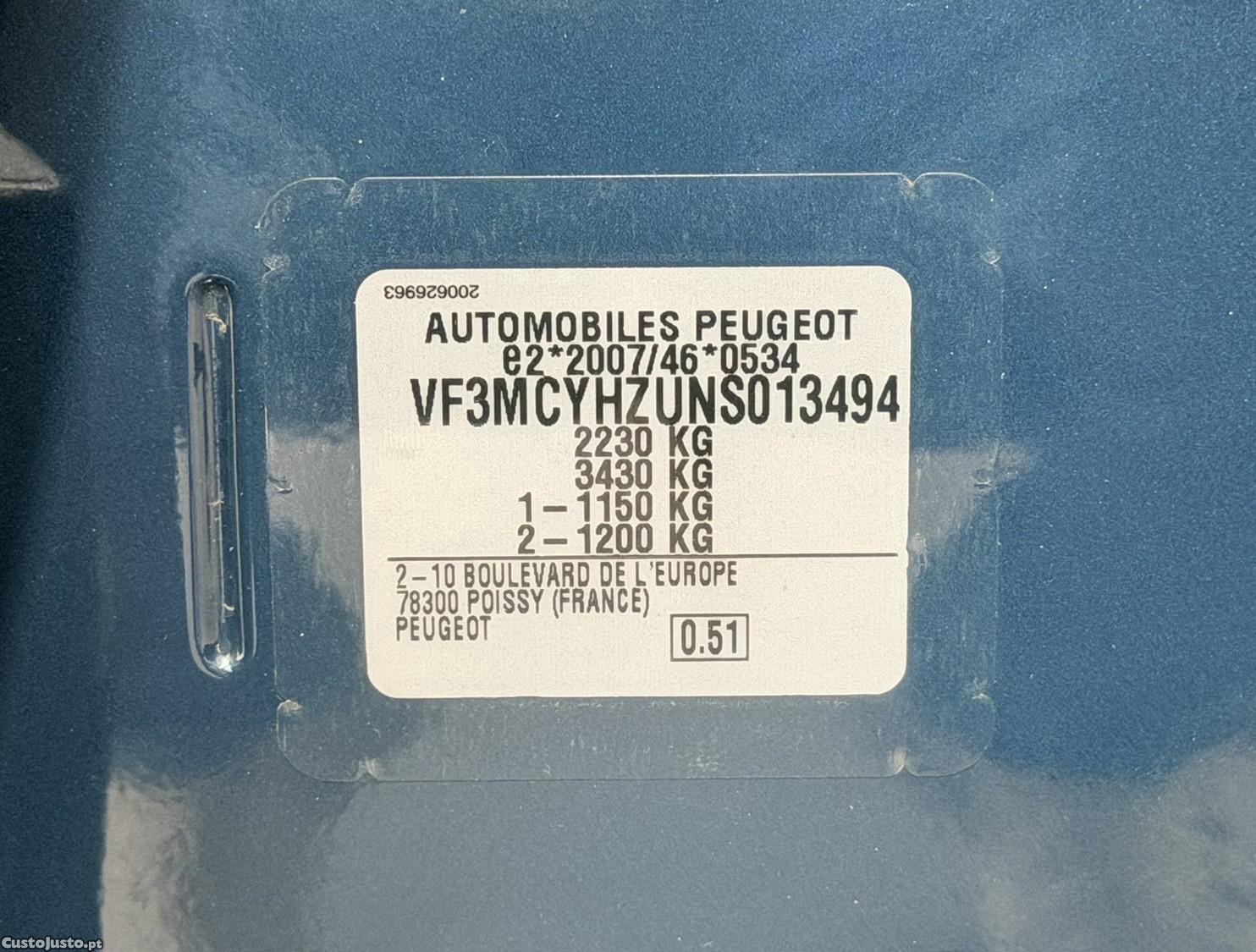 Peugeot 5008 1.5 BLUEHDI ACTIVE PACK EAT8 130 CV - NACIONAL - 7 LUGARES — fotografia 2