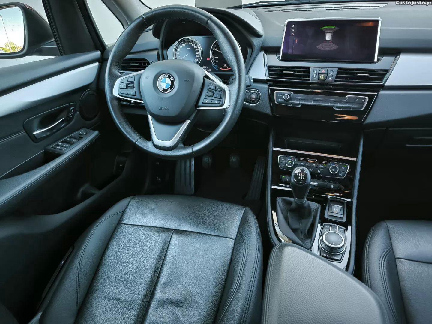 BMW 216 Active Tourer D line luxury — fotografia 3